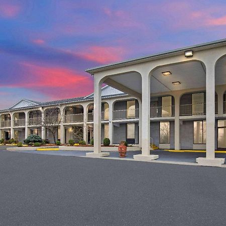 Days Inn By Wyndham Columbia Kentucky Exterior foto