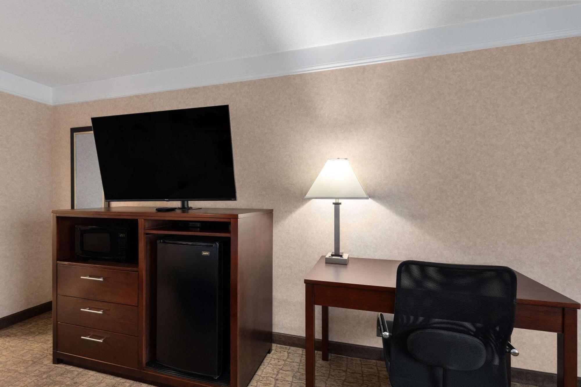 Days Inn By Wyndham Columbia Kentucky Exterior foto